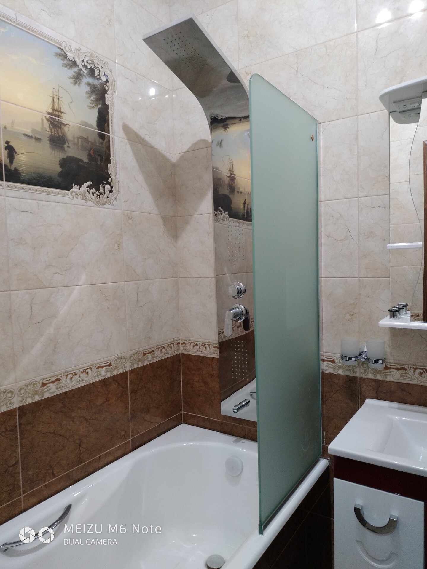 Шторка на 7van.ru Производство Стеклянная шторка на ванну на заказ